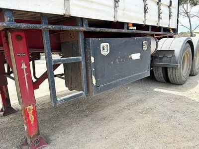 2013 Maxitrans 10 Pallet Lead Curtainsider Trailer photo 11
