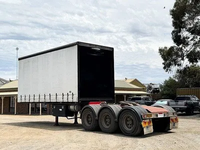 2013 Maxitrans 10 Pallet Lead Curtainsider Trailer photo 5