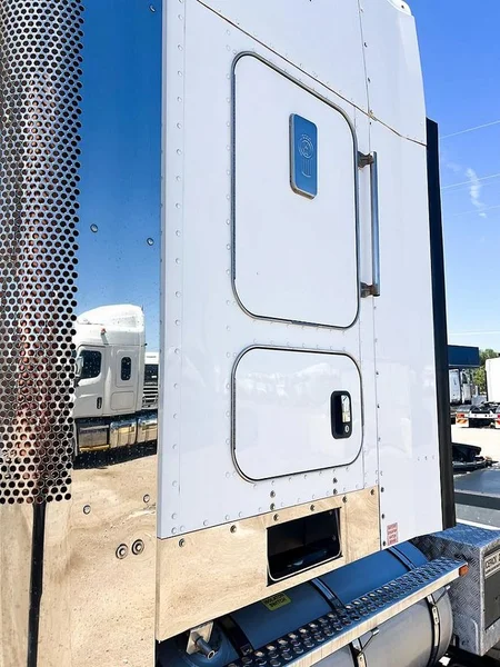 2014 Kenworth T909 Kenworth T909 6x4 prime mover New Crate eng fitted 2021 - Image 16