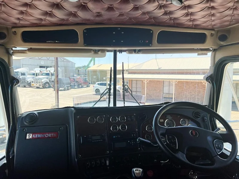 2014 Kenworth T909 Kenworth T909 6x4 prime mover New Crate eng fitted 2021 - Image 26