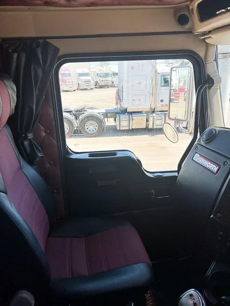 2014 Kenworth T909 Kenworth T909 6x4 prime mover New Crate eng fitted 2021 - Image 27