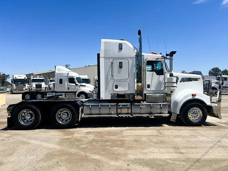 2014 Kenworth T909 Kenworth T909 6x4 prime mover New Crate eng fitted 2021 - Image 4