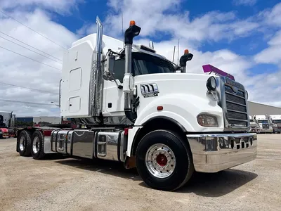 2014 Mack Titan Mack Titan 168 ton rated Mack Titan 140 ton rated with rebuild history photo 2