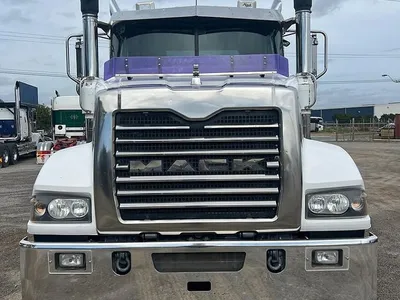 2014 Mack Trident Low kms photo 11