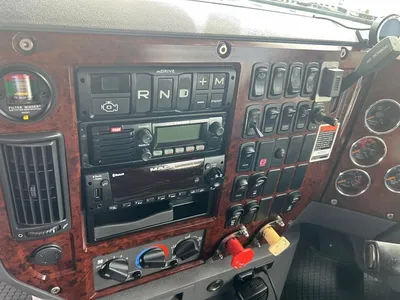 2014 Mack Trident Low kms photo 25