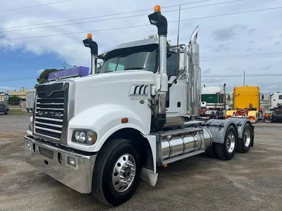 2014 Mack Trident Low kms photo 10