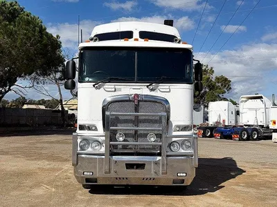 2015 Kenworth K200 6x4 Prime Mover photo 2