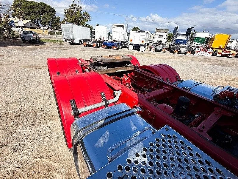 2015 Kenworth K200 6x4 Prime Mover - Image 11