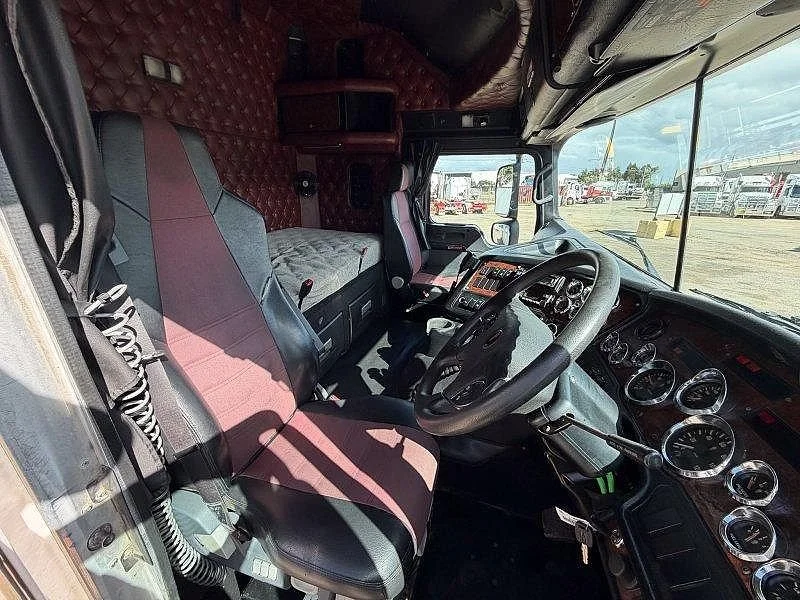 2015 Kenworth K200 6x4 Prime Mover - Image 14