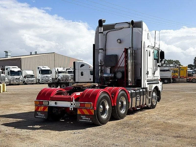 2015 Kenworth K200 6x4 Prime Mover - Image 7