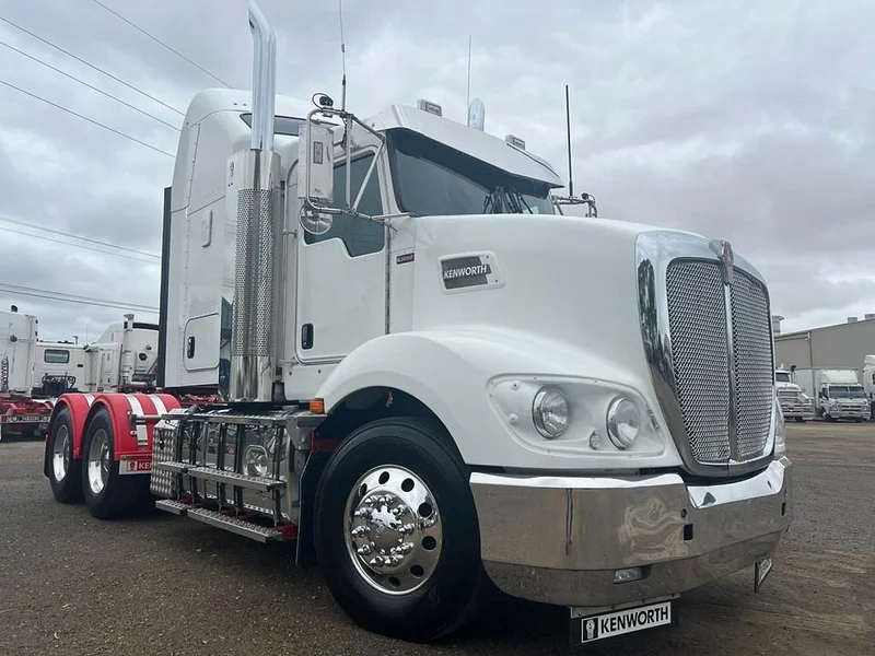 2015 Kenworth T400 Series T409 6x4 Prime Mover - Image 2