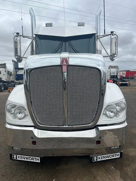 2015 Kenworth T400 Series T409 6x4 Prime Mover - Image 10