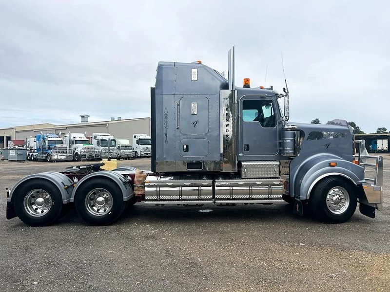 2016 Kenworth T909 Has Cummins rebuild history - Image 2