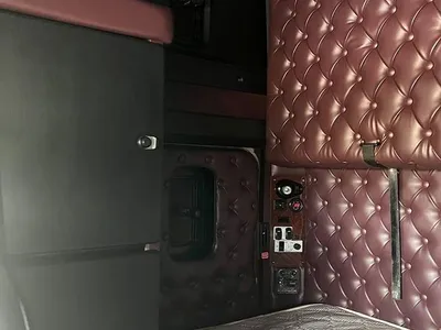 2016 Kenworth T909 Has Cummins rebuild history photo 16