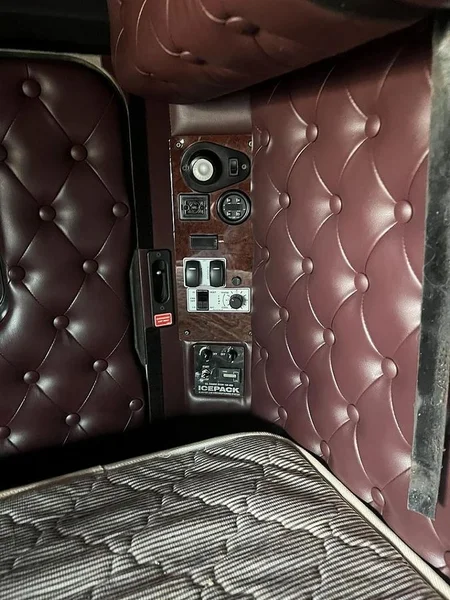 2016 Kenworth T909 Has Cummins rebuild history - Image 18