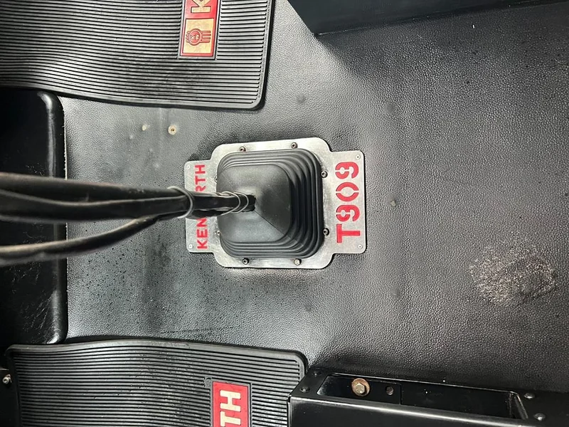 2016 Kenworth T909 Has Cummins rebuild history - Image 21