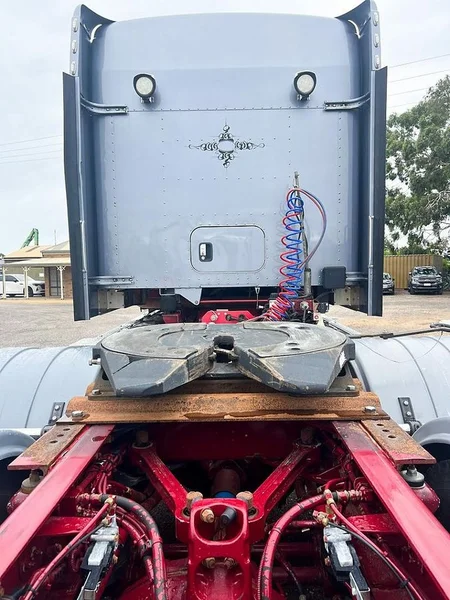 2016 Kenworth T909 Has Cummins rebuild history - Image 5