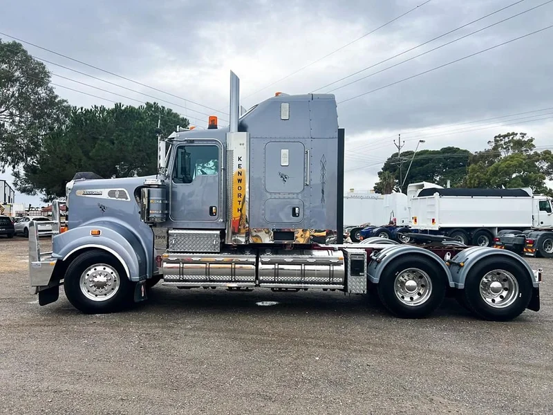 2016 Kenworth T909 Has Cummins rebuild history - Image 6