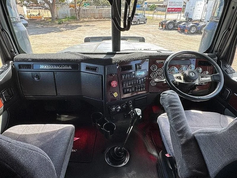 2016 Western Star 4900 Series Western Star 4900 FXT 106 Ton Road Train rated - Image 41