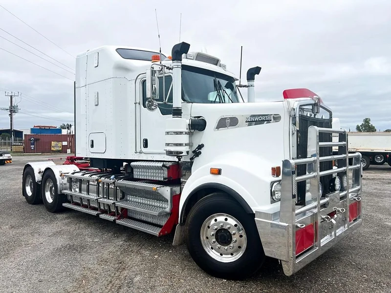 2017 Kenworth T909 140 ton rated