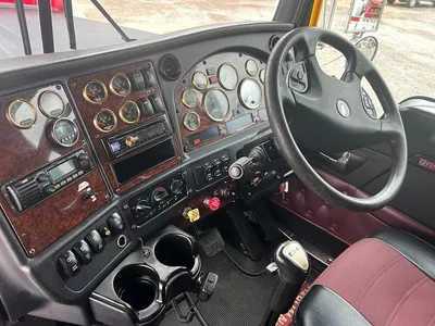 2017 Kenworth T909 140 ton rated photo 20