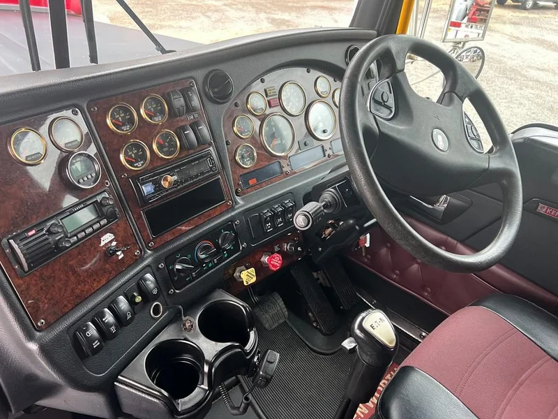 2017 Kenworth T909 140 ton rated - Image 20