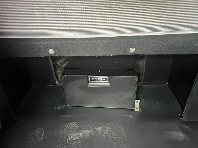 2017 Kenworth T909 140 ton rated - Image 23