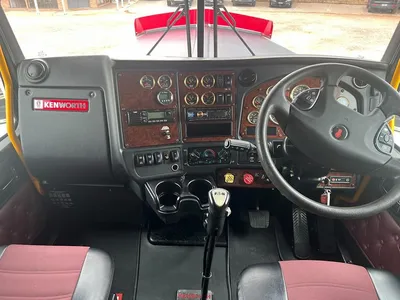 2017 Kenworth T909 140 ton rated photo 29