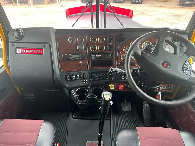 2017 Kenworth T909 140 ton rated - Image 29