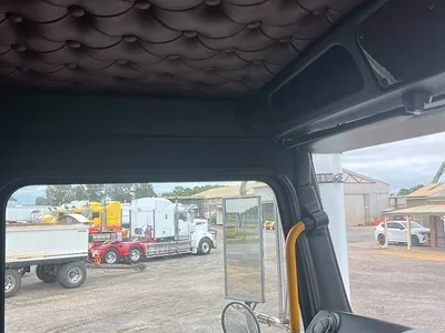 2017 Kenworth T909 140 ton rated photo 32