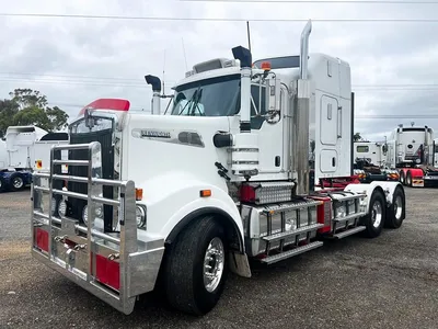 2017 Kenworth T909 140 ton rated photo 6