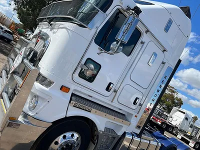 2020 Kenworth K200 6x4 PRIME MOVER. ENGINE REBUILD 2025 WITH RECEIPTS. B DOUBLE/ROAD TRAIN FINANCE AVAILABLE photo 2