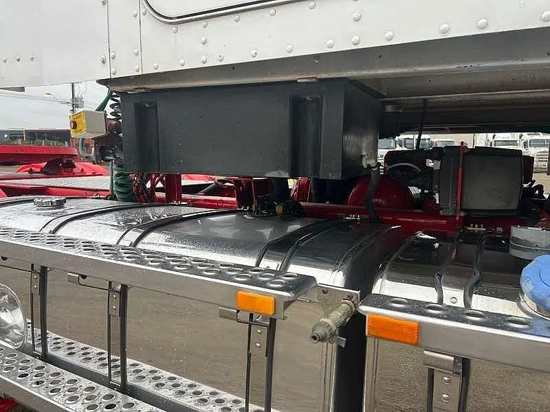 2017 Kenworth T909 140 ton rated can go to 160 ton recent rebuild - Image 14