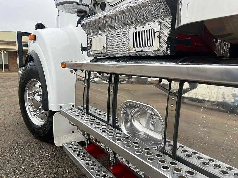 2017 Kenworth T909 140 ton rated can go to 160 ton recent rebuild - Image 17