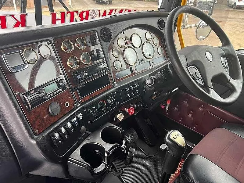 2017 Kenworth T909 140 ton rated can go to 160 ton recent rebuild - Image 19