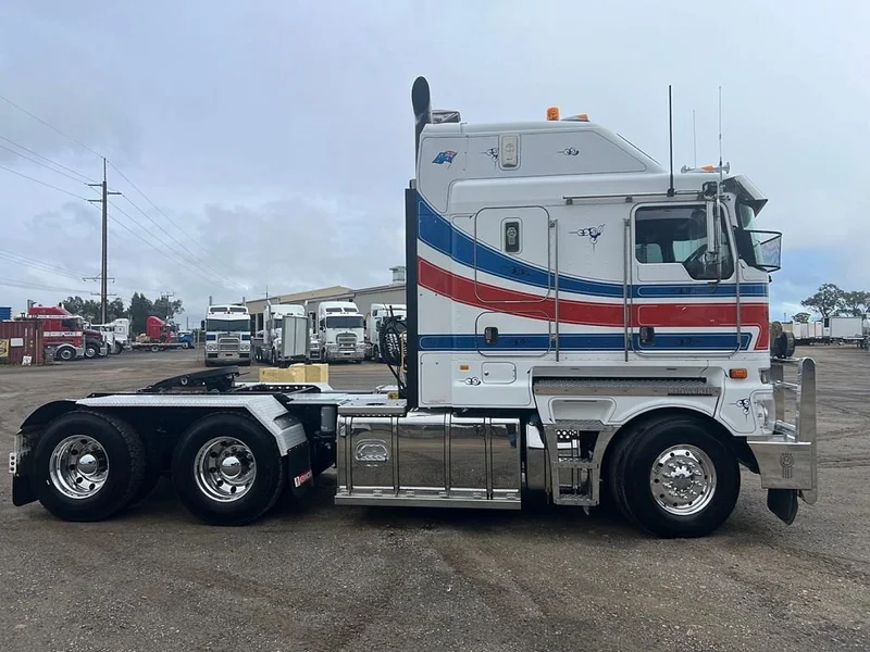 2018 Kenworth K200 163 ton rated under application only 435960 kms - Image 3