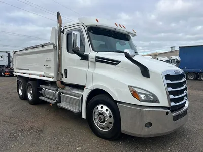 2022 Freightliner Cascadia Day Cab 6x4 Hardox tipper with 175033 kms