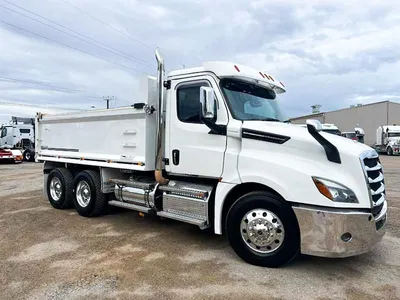 2022 Freightliner Cascadia 116 6x4 Hardox tipper with 123896 kms