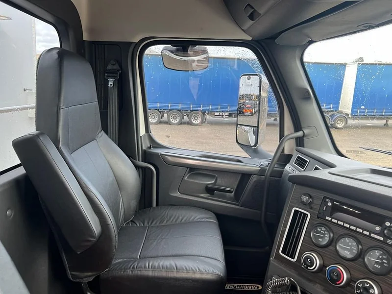 2022 Freightliner Cascadia Day Cab 6x4 Hardox tipper with 175033 kms - Image 16