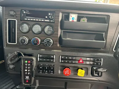 2022 Freightliner Cascadia Day Cab 6x4 Hardox tipper with 175033 kms photo 18