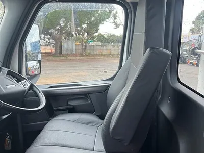 2022 Freightliner Cascadia Day Cab 6x4 Hardox tipper with 175033 kms photo 20