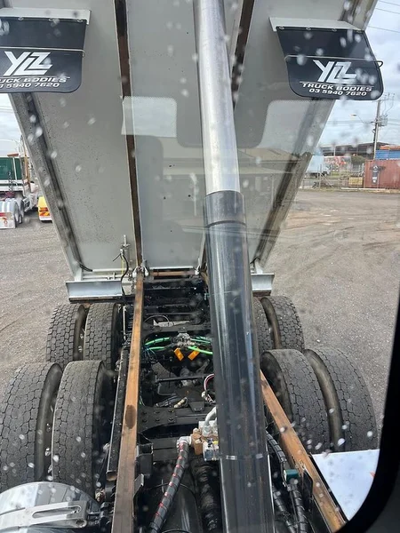 2022 Freightliner Cascadia Day Cab 6x4 Hardox tipper with 175033 kms - Image 31