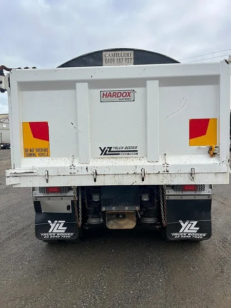 2022 Freightliner Cascadia Day Cab 6x4 Hardox tipper with 175033 kms - Image 5