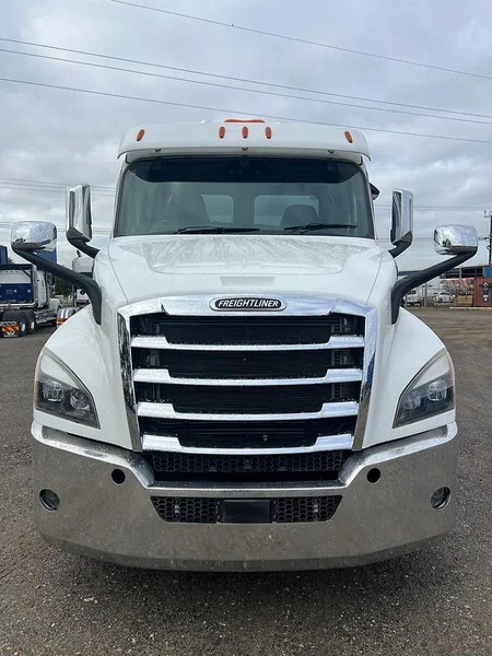 2022 Freightliner Cascadia Day Cab 6x4 Hardox tipper with 175033 kms - Image 7