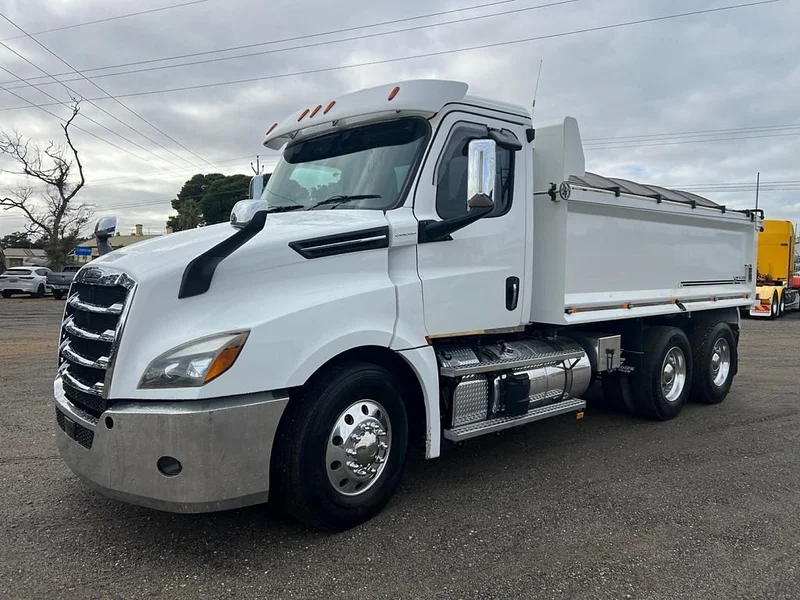 2022 Freightliner Cascadia Day Cab 6x4 Hardox tipper with 175033 kms - Image 8
