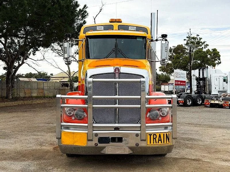2016 Kenworth T600 Series T609 6x4 prime mover new enginge fitted 2021 - Image 2