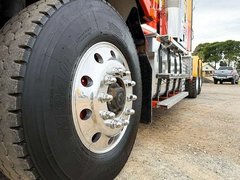 2016 Kenworth T600 Series T609 6x4 prime mover new enginge fitted 2021 - Image 14