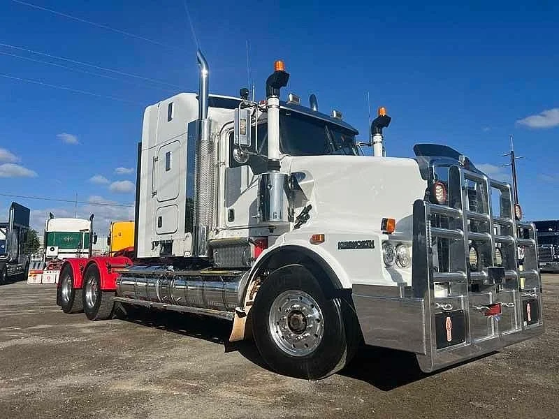 2017 Kenworth T659 6x4 prime mover 155 ton rated - Image 2