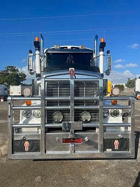 2017 Kenworth T659 6x4 prime mover 155 ton rated - Image 10