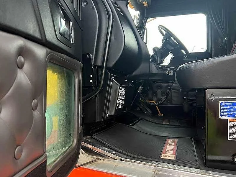 2016 Kenworth T600 Series T609 6x4 prime mover - Image 19
